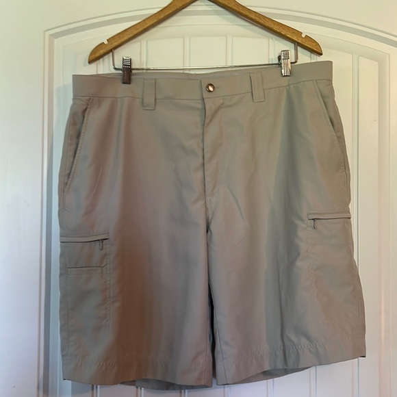 Callaway Flat Front Cargo 
Pockets Golf Short size 38 - Picture 1 of 4
